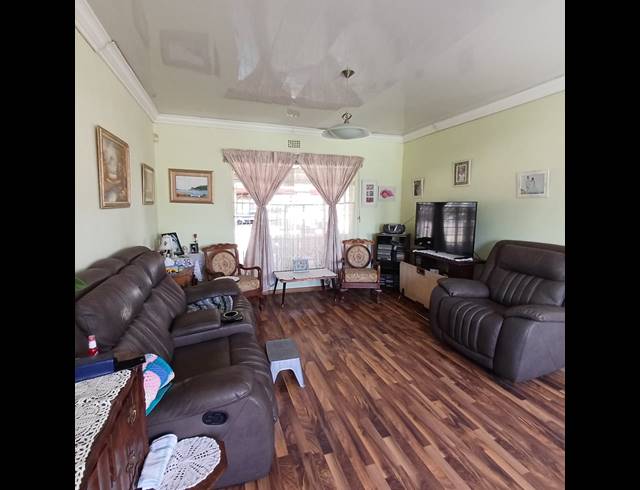 3 BEDROOM HOUSE FOR SALE IN BUYSCELIA